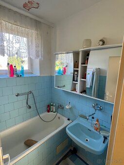 Kings offers for sale a family house in a sought-after location