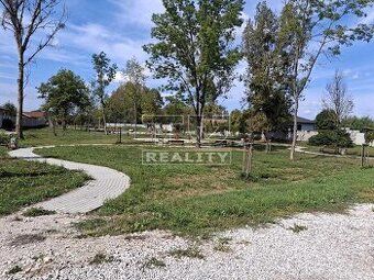 We offer an attractive building plot for sale measuring 949
