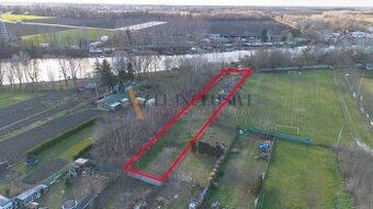 We offer an attractive building plot for sale measuring 949