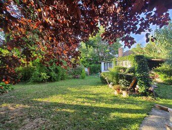 We offer an attractive building plot for sale measuring 949