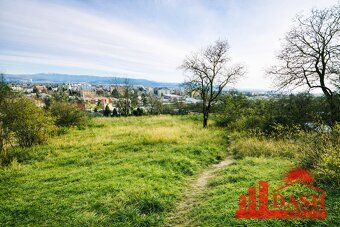 DASH reality ponúka na predaj pekný, slnečný stavebný pozemo