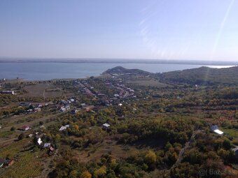 Ponúkame na predaj trojpodlažnú rekreačnú chatu situovanú v 
