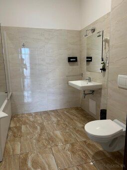 Ponúkam na predaj 1-izbový apartmán nachádzajúci sa na 1. po