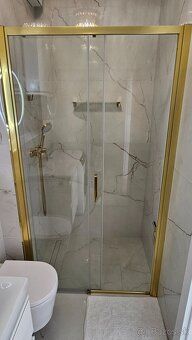 EXCLUSIVE 1-ROOM APARTMENT – FULLY FURNISHED, INTERNET AND TV INCLUDED + COVERED PARKING FOR 2 CARS