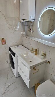 EXCLUSIVE 1-ROOM APARTMENT – FULLY FURNISHED, INTERNET AND TV INCLUDED + COVERED PARKING FOR 2 CARS