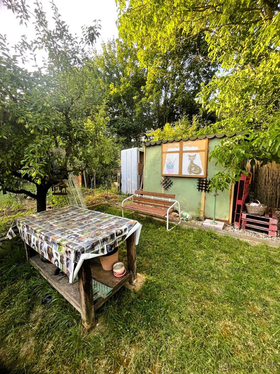 Ponúkame Vám na predaj slnečný, veľký, rovinatý a široký rek