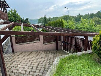 Dobrý deň, ponúkam na prenájom dve parkovacie miesta nachádz