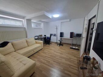 Prenájom priestoru 62 m², výška 2,35 m. Vhodný na kancelárie