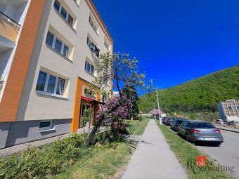 Broker Consulting a.s. offers for sale a beautiful, fully renovated 1-bedroom apartment…