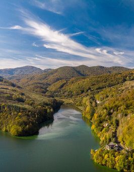 Ponúkame na predaj útulnú chatu v obľúbenej rekreačnej oblas