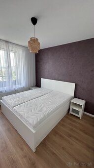 Moderný, plne zariadený byt s výhľadom do parku – nasťahujte