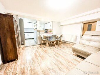 Realitní kancelář RE/MAX vám nabízí k prodeji dvoupatrový dům