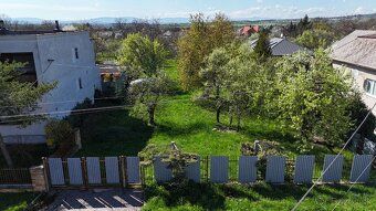 Ponúkame Vám na predaj jedinečný stavebný pozemok v intravil