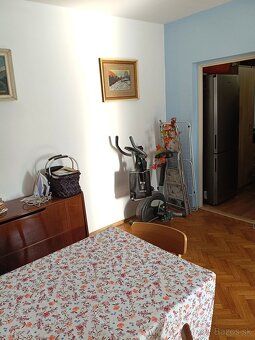 We offer for sale partially renovated but really in very good habitable condition barrier-free…