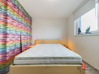 Ponúkame na predaj moderný 2-izbový byt s balkónom v novosta