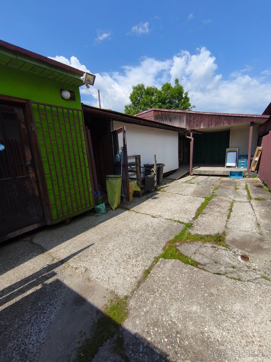 We offer for rent an established business space in the