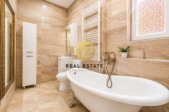 Stanislava Hoppe +421 910 318 899 e-mail:

V2 real estate po
