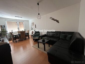 We offer exclusively for sale a stylish and fully furnished