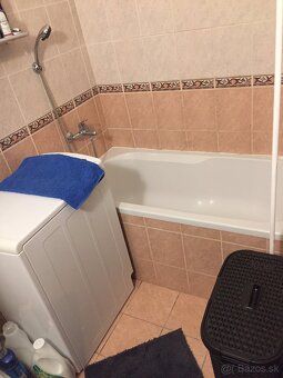 I am renting out a 3 room apartment on the 2nd floor located in Levice at Na lúkach street.