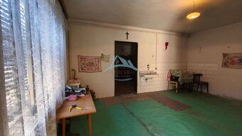We offer for sale a large family house in Čebovce village, in district