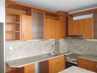 Dám do prenájmu príjemný 2 izbový byt o rozlohe 64m2 vo vyhľ