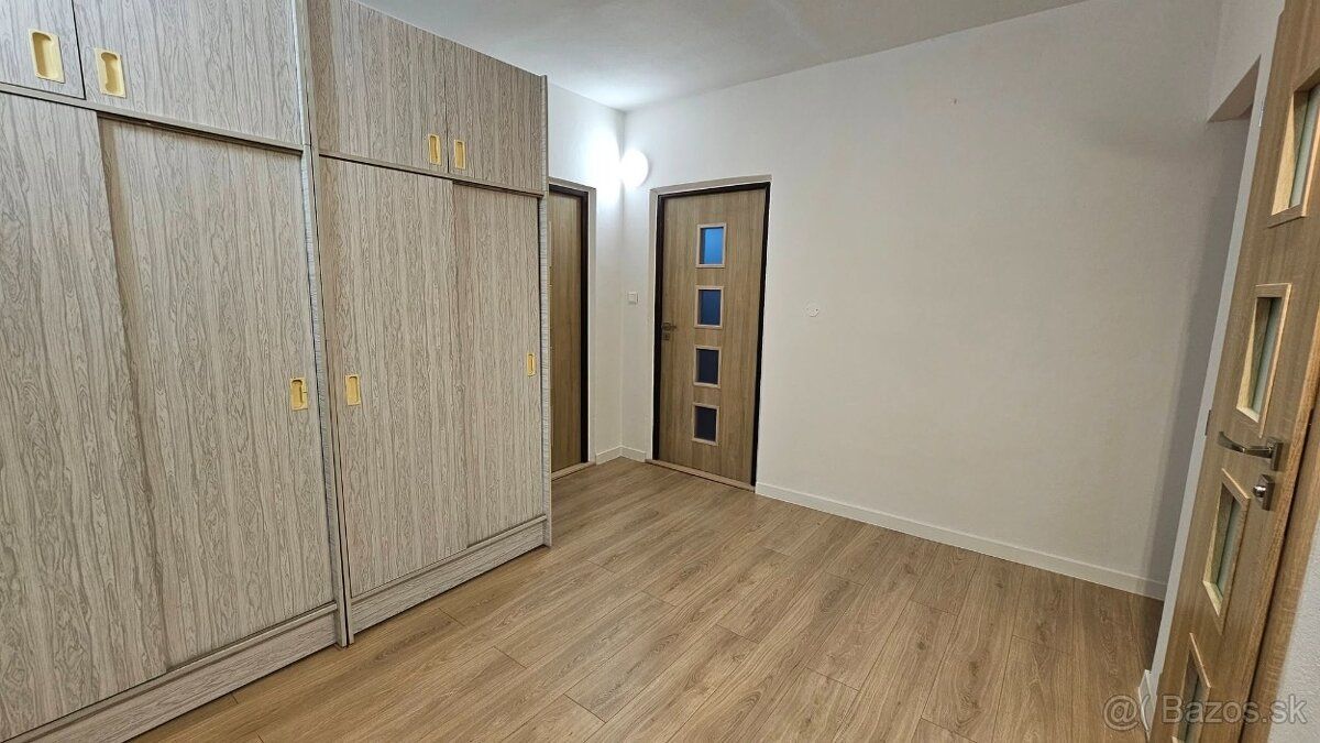 Dám do prenájmu príjemný 2 izbový byt o rozlohe 64m2 vo vyhľ