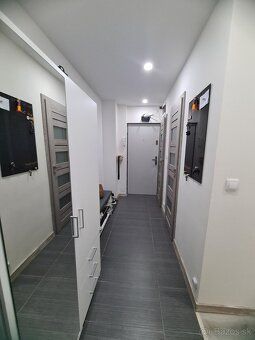 Ponúkam na prenájom zariadený 2-izbový byt v Ružomberku na u