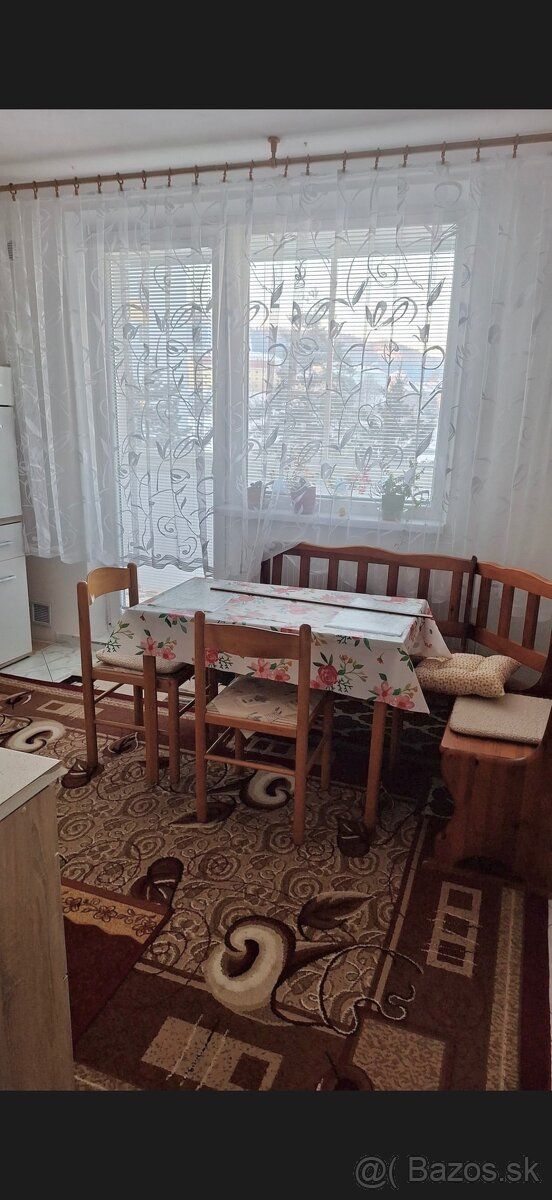 Prodej prostorného bytu 2+1 v Prakovcích na sídlišti SNP