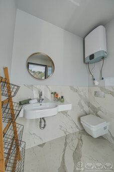Mountain environment, peacefulness, views of surrounding hills and your own relaxation space…