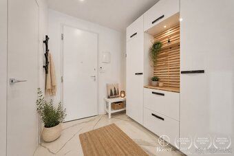 Mountain environment, peacefulness, views of surrounding hills and your own relaxation space…