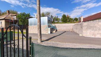We offer for sale a nice, well-maintained plot of land with engineering networks