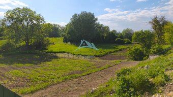 We offer for sale a nice, well-maintained plot of land with engineering networks
