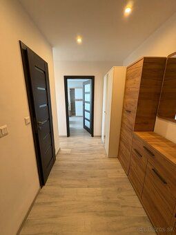Ponúkam na dlhodobý prenájom 2-izbový byt o výmere 54 m² s l