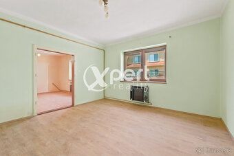 Type: Family house City: Galanta We ARE PREPARING THE OFFER Family house in the center of Galanta town.