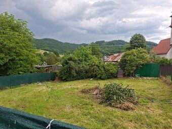Sell family house + new extension in quiet surroundings.