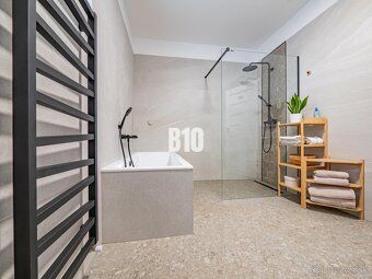 B10 Vám ponúka na predaj Rodinný dom výnimočný 5-izbový rodi