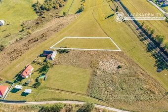 Číslo ponuky: 8377 - Ponúkame na predaj SLNEČNÝ ATRAKTÍVNY S