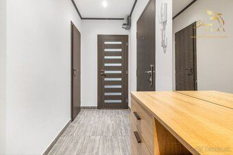 SHARK REAL offers for sale a spacious 3-room apartment of in