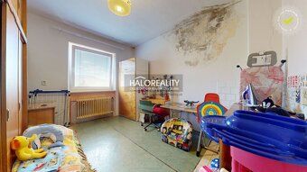 Real Estate Agency HALO Reality and Ján Svinčiak, contact: 09