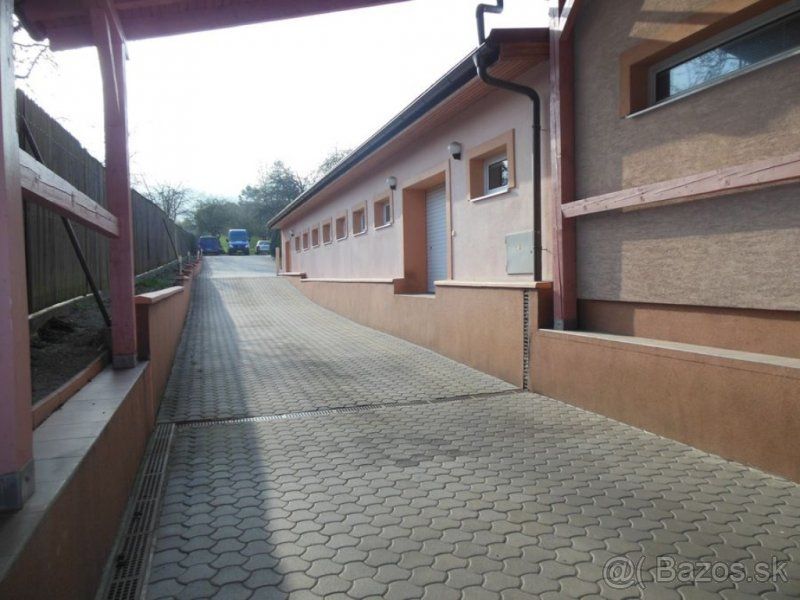 Skladový priestor na prenájom vo Vrútkach sa nachádza na uli
