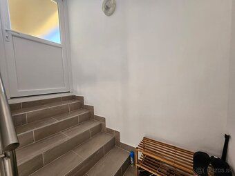 DADOT offers for sale an apartment on Island Vir by the sea at first row, located on second…
