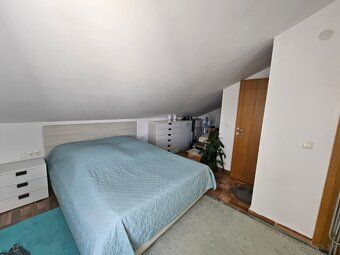 DADOT offers for sale an apartment on Island Vir by the sea at first row, located on second…