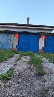 Я зацікавлений у купівлі гаража в П'єштянах на вулиці Студеній або Флореат, ціну приймаю