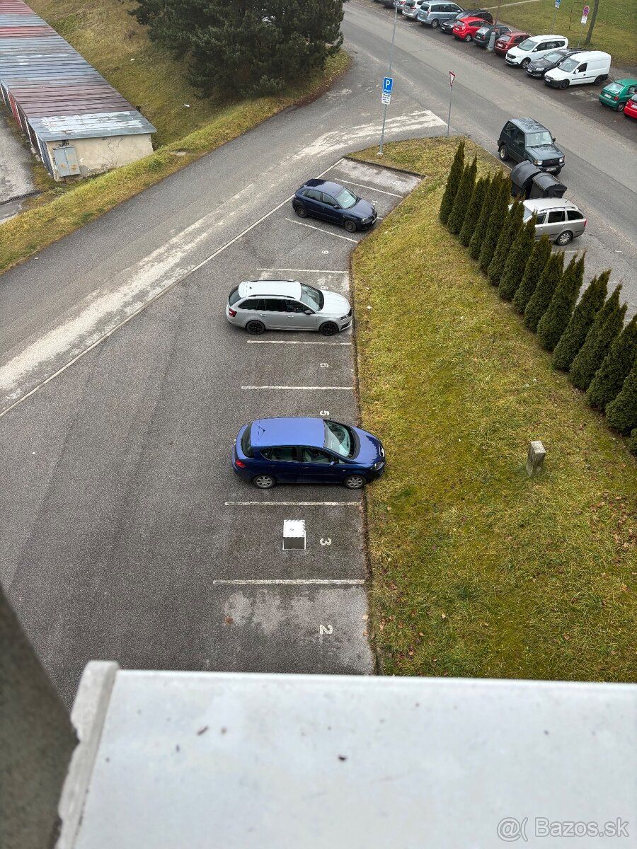 Prenajmem sukromne parkovacie miesto na okružnej ulici
1Deň/