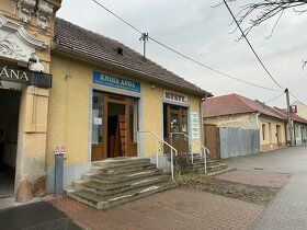 Dám do dlhodobého prenájmu obchodny priestor v centre Hlohov