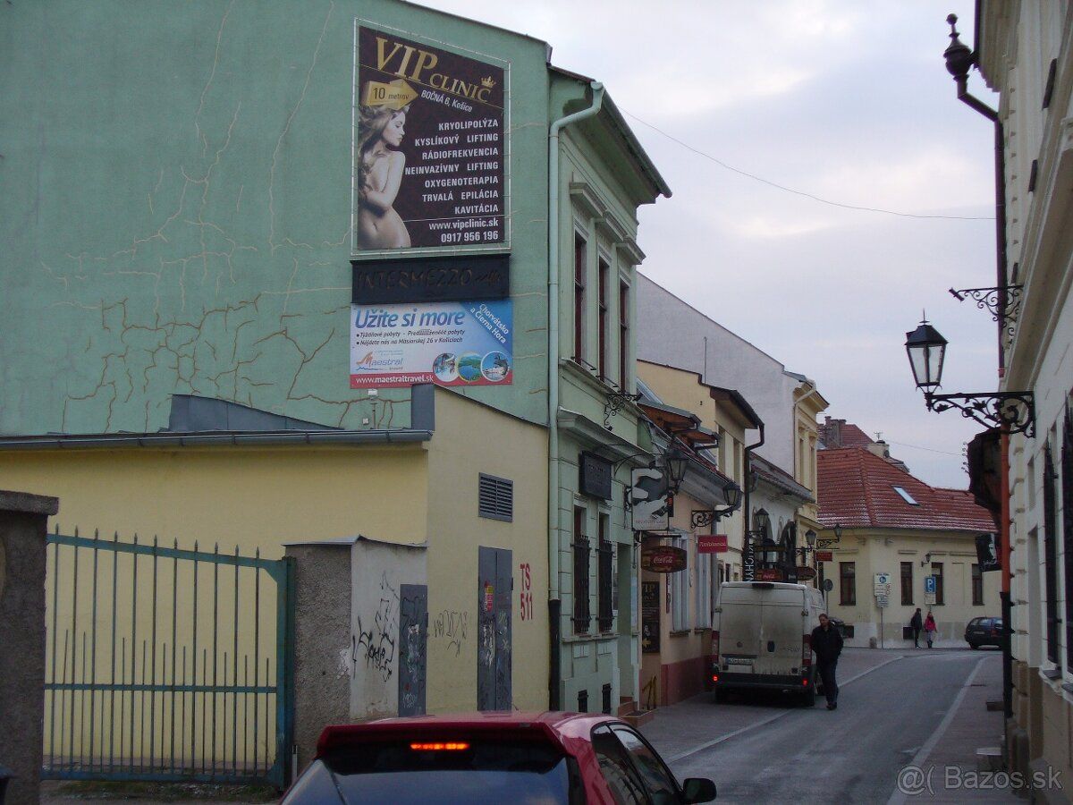 Ponúkame možnosť prenájmu steny na reklamný banner na polyfu