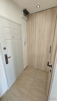 ** NEW ** FOR SALE FULLY REMODELED 2-ROOM APARTMENT