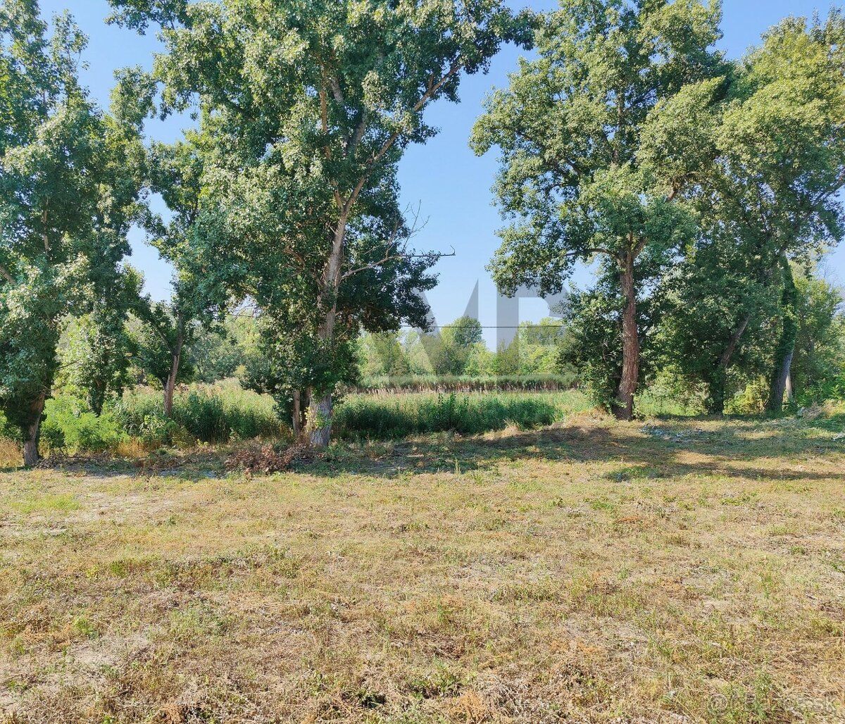 Exkluzívne iba u nás! Ponúkame Vám na predaj 3 voľné pozemky