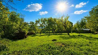 Ponúkame na predaj vo výhradnom zastúpení stavebný pozemok v