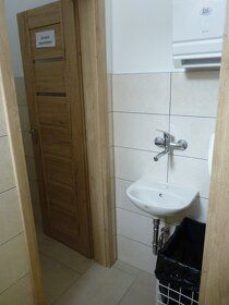 Tel: 0908 715 715, Ponúkam na dlhodobý prenájom obchodný pri